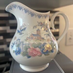 Vintage Royal Alberta “Song Bird New Romance” Cream Jug- Fine Bone China